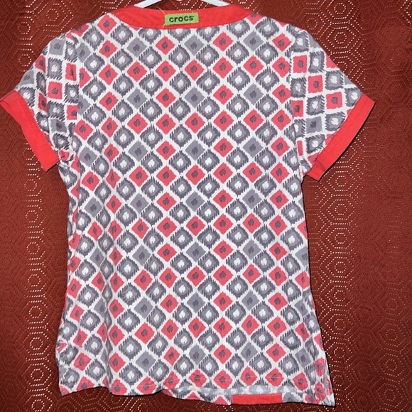CROCS Gray & Melon Scrub Top XS - Picture 2 of 6
